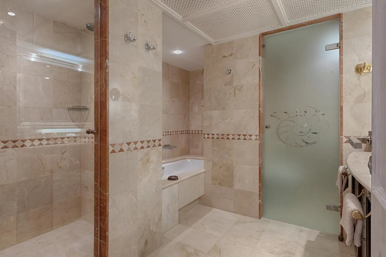 Studio Private Wing Estepona 5*,  西班牙